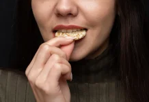 Sering Diabaikan, Sisa Makanan Picu Masalah Gigi Serius