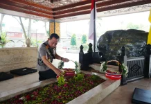 Kapolri Melaksanakan Ziarah Nasional ke Makam Presiden Pertama RI