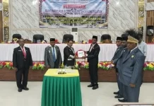 Serahkan Materi LKPJ, Bupati Petronela Harapkan Koreksi dan Masukan DPRD