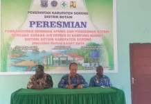 Pemkab Sorong Resmikan Dermaga Apung dan Sarana Air Bersih di Kampung Mamsit