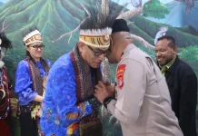 Brigjen Pol. Audie Sonny Latuheru Disambut Meriah saat Tiba di Bumi Kasuari