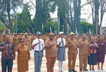 Elisa Kambu Lepas Dua Putra-Putri PBD ke Pemusatan Paskibraka Nasional