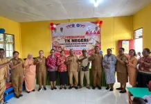 Sekda Resmikan TK Negeri Binaan GOW Sorong Selatan