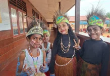 Membentuk Generasi Peduli, SD Kristen Kairos 1 Kota Sorong Gelar Mission Trip