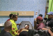 Wagub Ahmad Nausrau Kunjungi Tiga Korban Penembakan Kabupaten Maybrat
