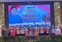 Meriahkan Hari Anak, Junita Linda Kamuru Pimpin Penampilan Ukulele TP PKK Sorong