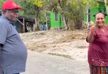 Akses Jalan Rusak, Distribusi Hasil Kebun Warga Wayer dan Moswaren Terkendala