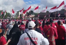 Pembentangan Bendera Merah Putih di Kabupaten Sorong Sambut HUT RI ke-81