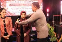 Kapolda Papua Barat Daya Pimpin Serah Terima Tugas Ibu Asuh Polwan