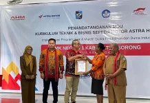 AHM Gandeng SMKN 1 Kabupaten Sorong Perkuat Pendidikan Vokasi Teknik Sepeda Motor
