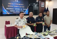 setelah Diperiksa Imigrasi , WS Diserahkan ke Polisi