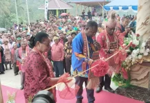Gubernur PBD Resmikan Gedung Gereja Baru Jemaat GKI Agape Waigo