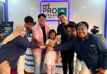 Shelyn Adlyani Tampil Percaya Diri di Studio RRI Sorong
