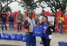 HUT ke-28, Bank Mandiri Bagikan Sembako dan Masker untuk Pahlawan Kebersihan Sorong