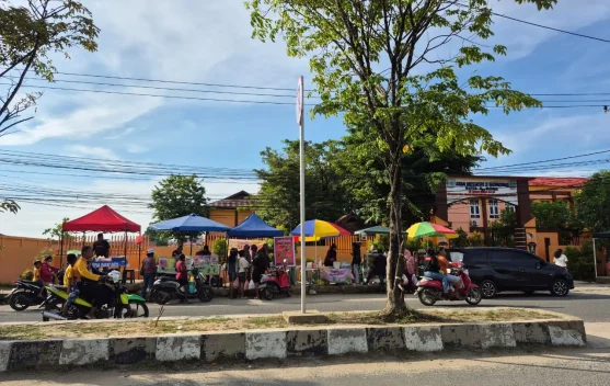 Pedagang Takjil Menuai Rezeki pada Bulan Suci Ramadan