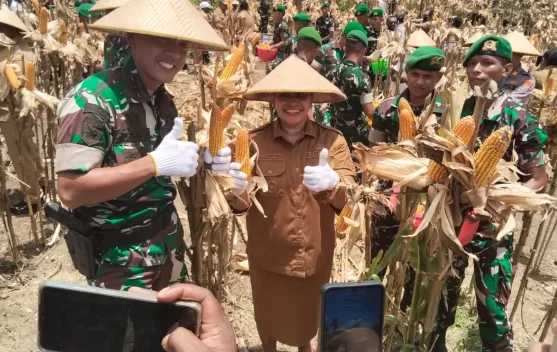 Bupati Sorong Selatan Apresiasi Program Pertanian Batalyon-TP 807/MNM
