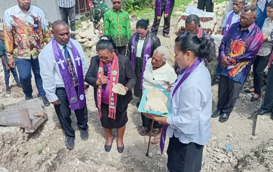 Ketua Klasis GKI Aitinyo Apresiasi Pembangunan Gereja Moswaren
