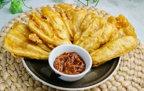 Cara Menikmati Pisang Goreng dengan Sambal: Perpaduan Unik Manis dan Pedas