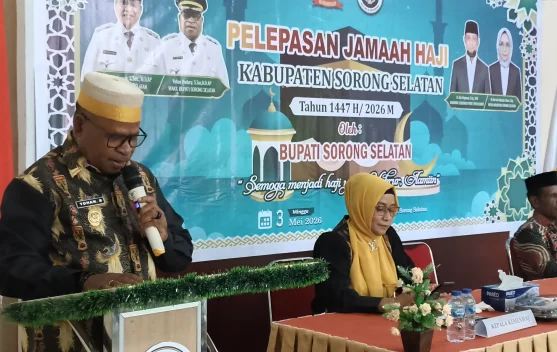 Wakil Bupati Yohan Bodory Melepas Jemaah Haji Asal Sorong Selatan