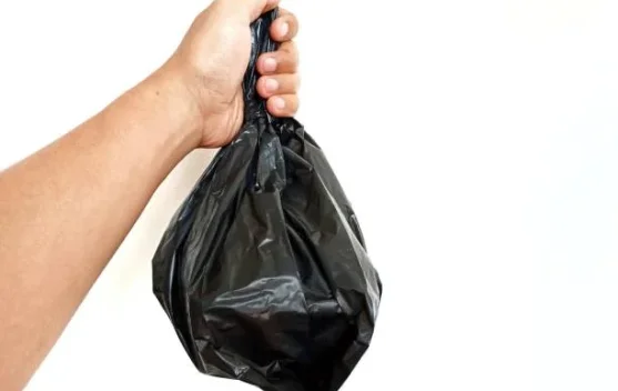 Bahaya Kantong Plastik Hitam untuk Bungkus Makanan, Ini Penjelasannya
