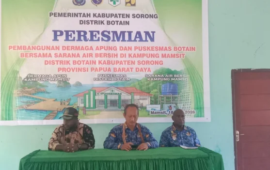 Pemkab Sorong Resmikan Dermaga Apung dan Sarana Air Bersih di Kampung Mamsit