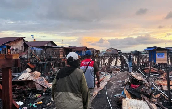 Ringankan Duka Kebakaran Sorong, Kilang Kasim Gandeng Generasi Muda