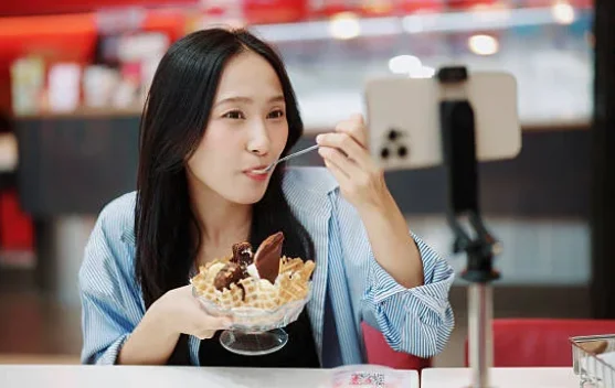 Dampak Review Jujur Food Vlogger Bagi Usaha Kuliner