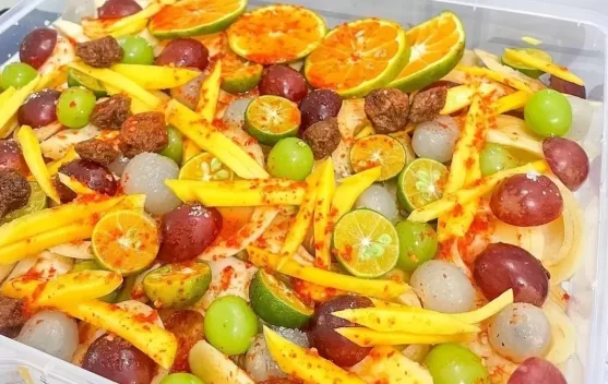 Asinan Kiamboy, Camilan Buah Segar yang Kian Populer