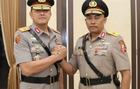 Audie Sonny Latuheru Serahkan Tongkat Komando kepada Hengki Haryadi