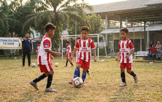 Kapan Usia Paling Tepat Anak Masuk Sekolah Sepak Bola?