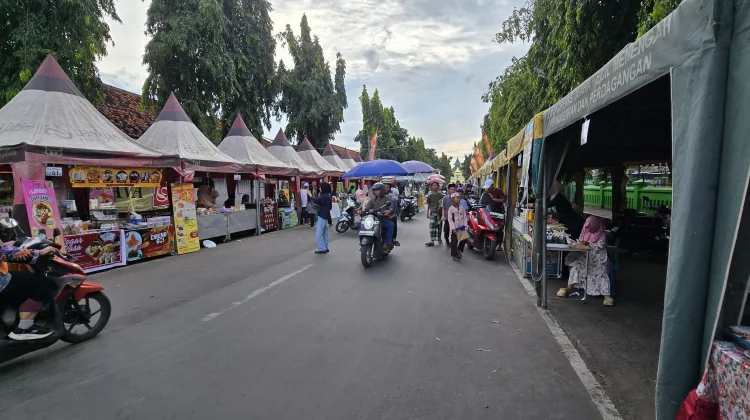 War Takjil di Sepanjang Jalan Dr Sutomo Sumenep
