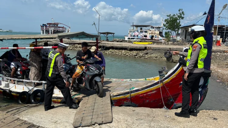 Satlantas Sumenep Edukasi Pengguna Jalan Pelabuhan Kalianget