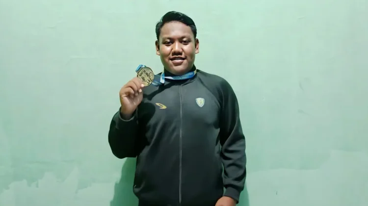 Firly, Juara Medali Emas Tolak Peluru Jatim