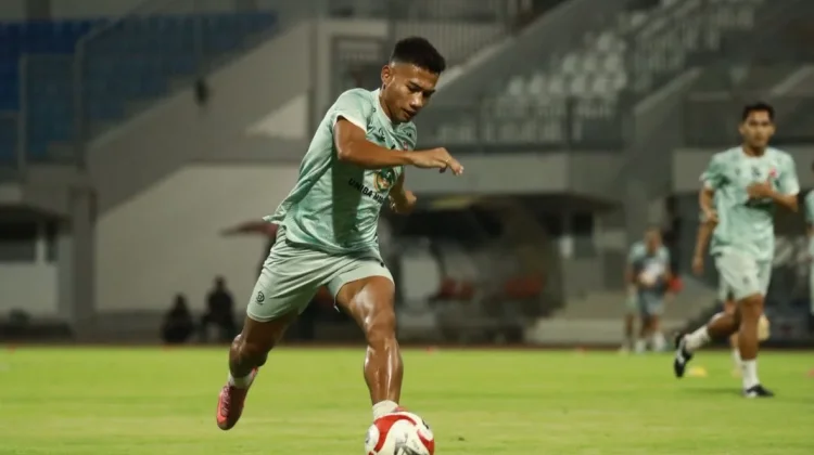 Carlos Pastikan Pemainnya Termotivasi dalam Laga Derby Jawa Timur