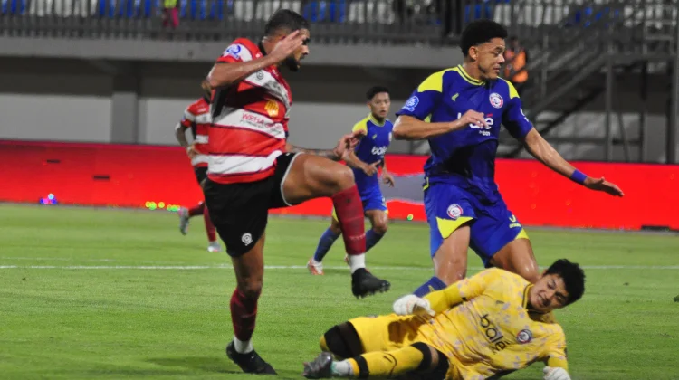 Madura United sementara Unggul 1-0 Atas Arema FC