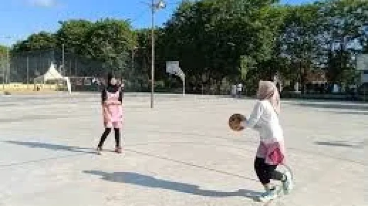 Lapangan Basket GOR A Yani Sumenep Jadi Lokasi Favorit Ngabuburit