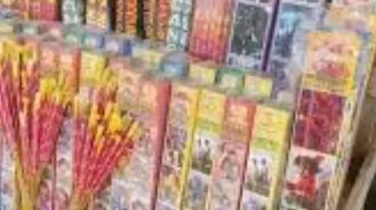 Antusiasme Petasan Ramadhan, Risiko Tetap Mengintai Warga