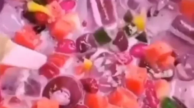 Nikmatnya Es Puding saat Berbuka Puasa