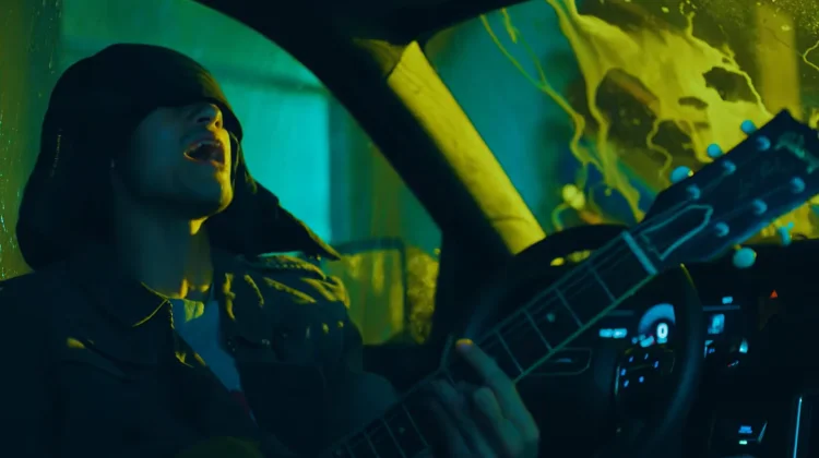 “Babydoll” Dominic Fike Viral Lagi setelah Rilis Single Baru