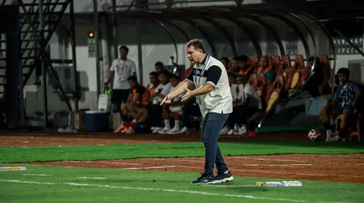 Performa Anjlok, Madura United Resmi Berpisah dengan Carlos Parreira