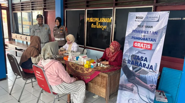 Satlantas Sumenep Beri Layanan Kesehatan Gratis Pemudik di Pelabuhan Kalianget