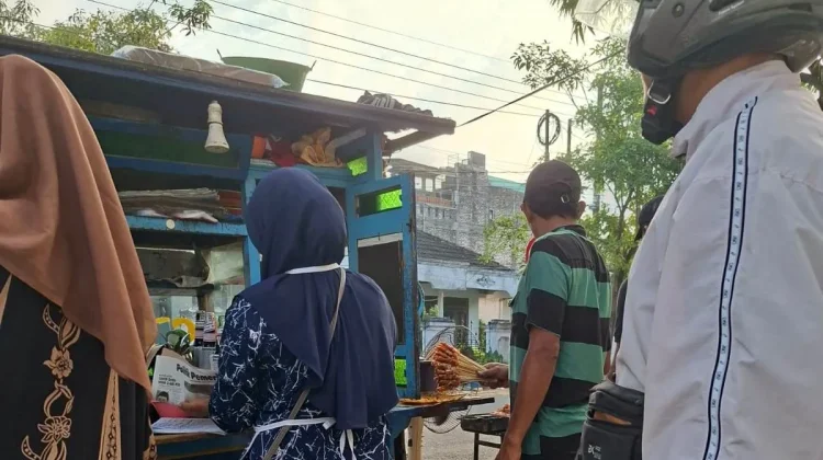 Sate Gule Masih Eksis Menjelang Buka Puasa