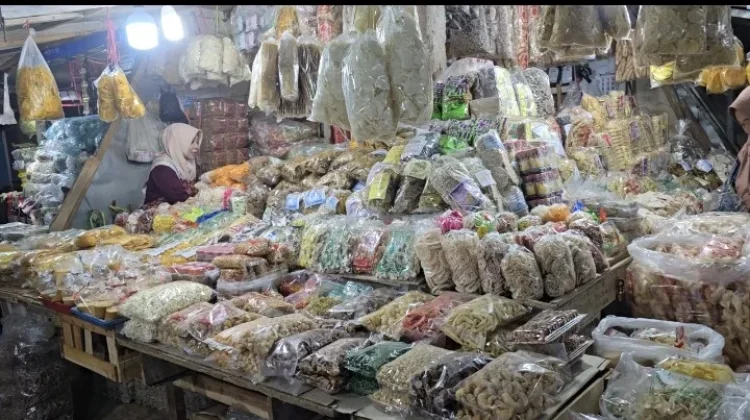 Masyarakat Sumenep Mulai Berburu Camilan Tradisional Menjelang Lebaran