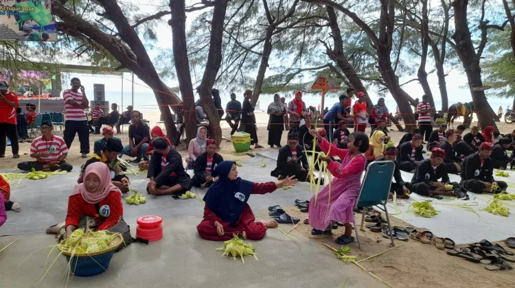 Pemkab Sumenep Akan Gelar Festival Ketupat di Pantai Lombang