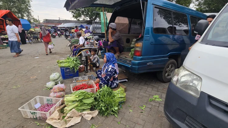 Pasca Lebaran, Harga Cabai Rawit di Pasar Anom Baru Sumenep Turun