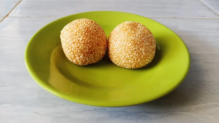 Onde-Onde Tetap Jadi Favorit Jajanan Tradisional di tengah Tren Kuliner Modern