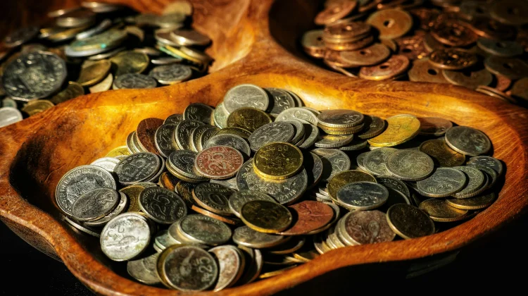 Emas vs Saham vs Crypto: Memahami Pilihan Investasi di Era Modern