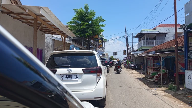 Penyeberangan Talango-Kalianget Antri Berjam-jam