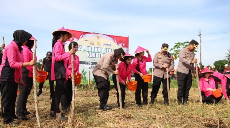 Dukung Swasembada Pangan, kapolres Sumenep Pimpin Tanam Jagung