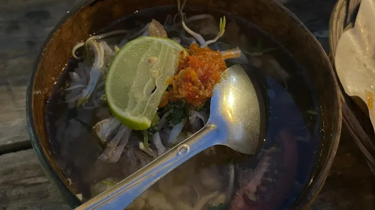 Cuma 8 Ribu! Nikmatnya Soto Bathok
